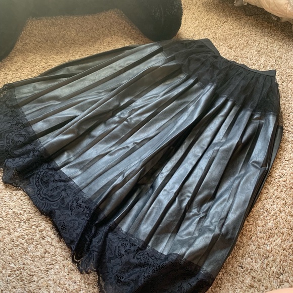Faux Leather and Lace Skirt - Picture 3 of 5
